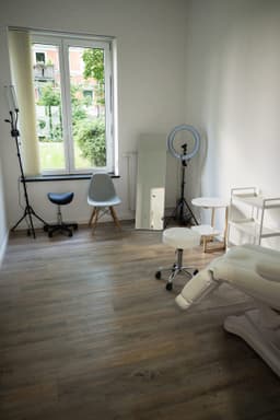 Behandlungsraum Nr. 1 — Privat