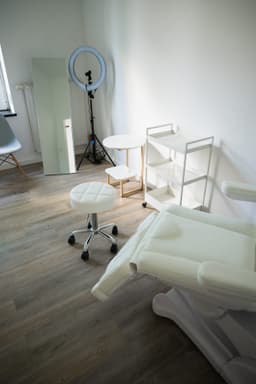 Behandlungsraum Nr. 1 — Privat